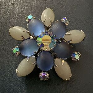 Coro Vintage Women’s Brooch Silver Tone Aurora Borealis Rhinestone Crystal Pin